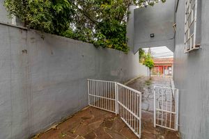 Image 38 - 885622