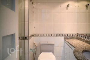 Image 10 - 885628