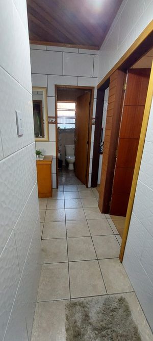 Image 10 - 885640
