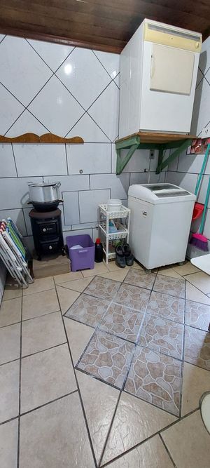 Image 8 - 885640