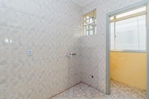 Image 15 - 885642
