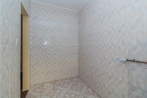 Image 16 - 885642
