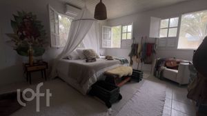 Image 44 - 885643