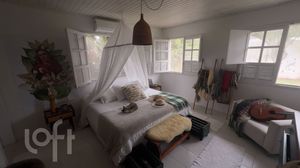 Image 43 - 885643