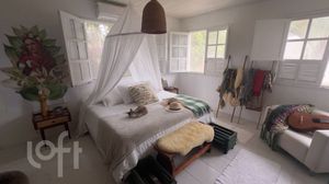 Image 39 - 885643