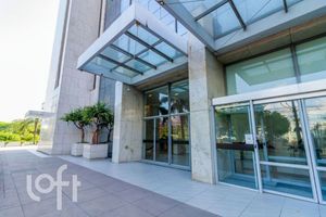 Image 41 - 885645