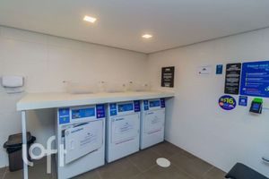 Image 39 - 885645
