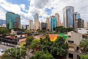 Image 17 - 885646