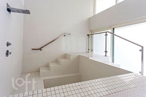Image 13 - 885646