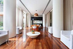 Image 15 - 885646