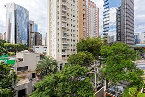 Image 16 - 885646