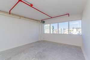 Image 31 - 885649