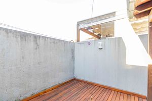 Image 31 - 885650