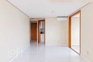 Image 6 - 885655