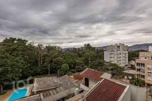 Image 8 - 885655