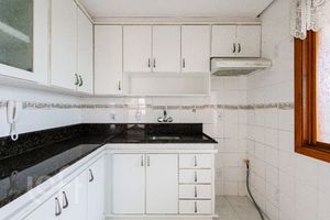 Image 23 - 885655