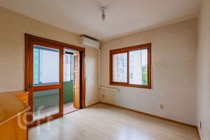 Image 11 - 885655