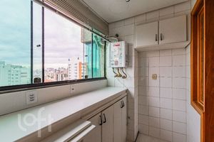 Image 27 - 885655