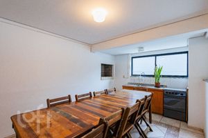 Image 28 - 885655