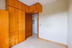 Image 17 - 885655