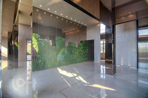 Image 32 - 885661