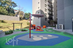 Image 37 - 885661