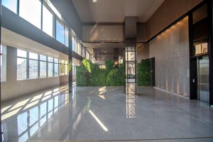 Image 31 - 885661