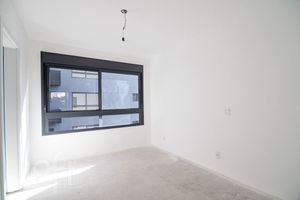Image 6 - 885661