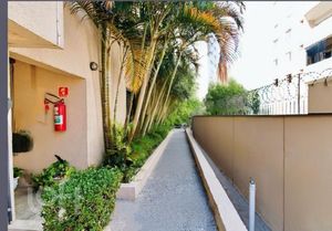 Image 8 - 885662