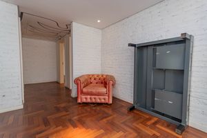 Image 11 - 885698