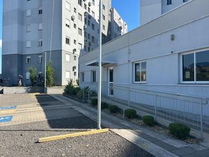 Image 20 - 885699