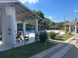 Image 8 - 885699