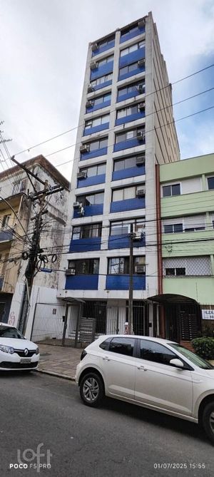 Image 16 - 885700