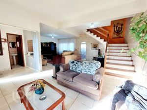 Image 4 - 885702