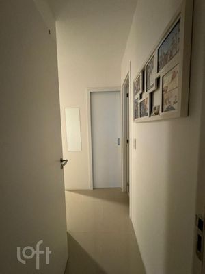 Image 15 - 885709