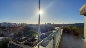 Image 16 - 885715