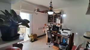 Image 13 - 885715