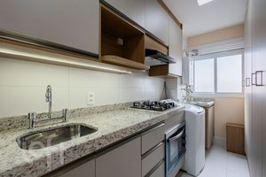 Image 13 - 885720