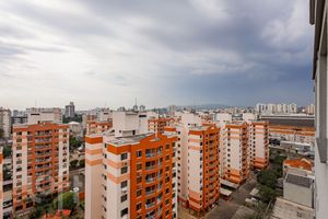 Image 12 - 885720