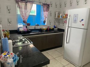 Image 2 - 885722
