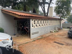 Image 15 - 885730