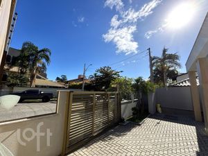 Image 32 - 885737