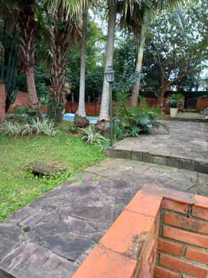 Image 12 - 885743