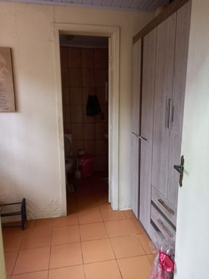 Image 19 - 885743