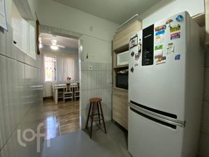 Image 17 - 885744