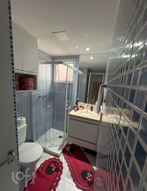 Image 4 - 885749