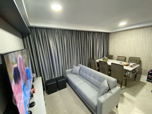 Image 13 - 885749