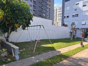 Image 1 - 885750