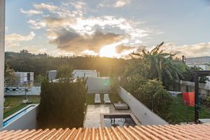 Image 31 - 885754