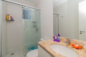Image 32 - 885754